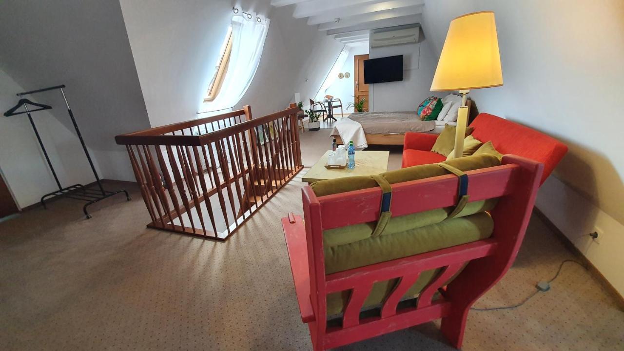 Hotel Siesta Swiebodzin Ngoại thất bức ảnh